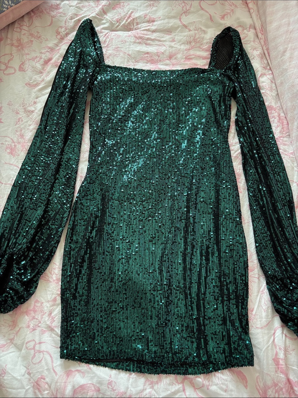 Lulu's Emerald Green Sequin Long-Sleeve Mini Dress